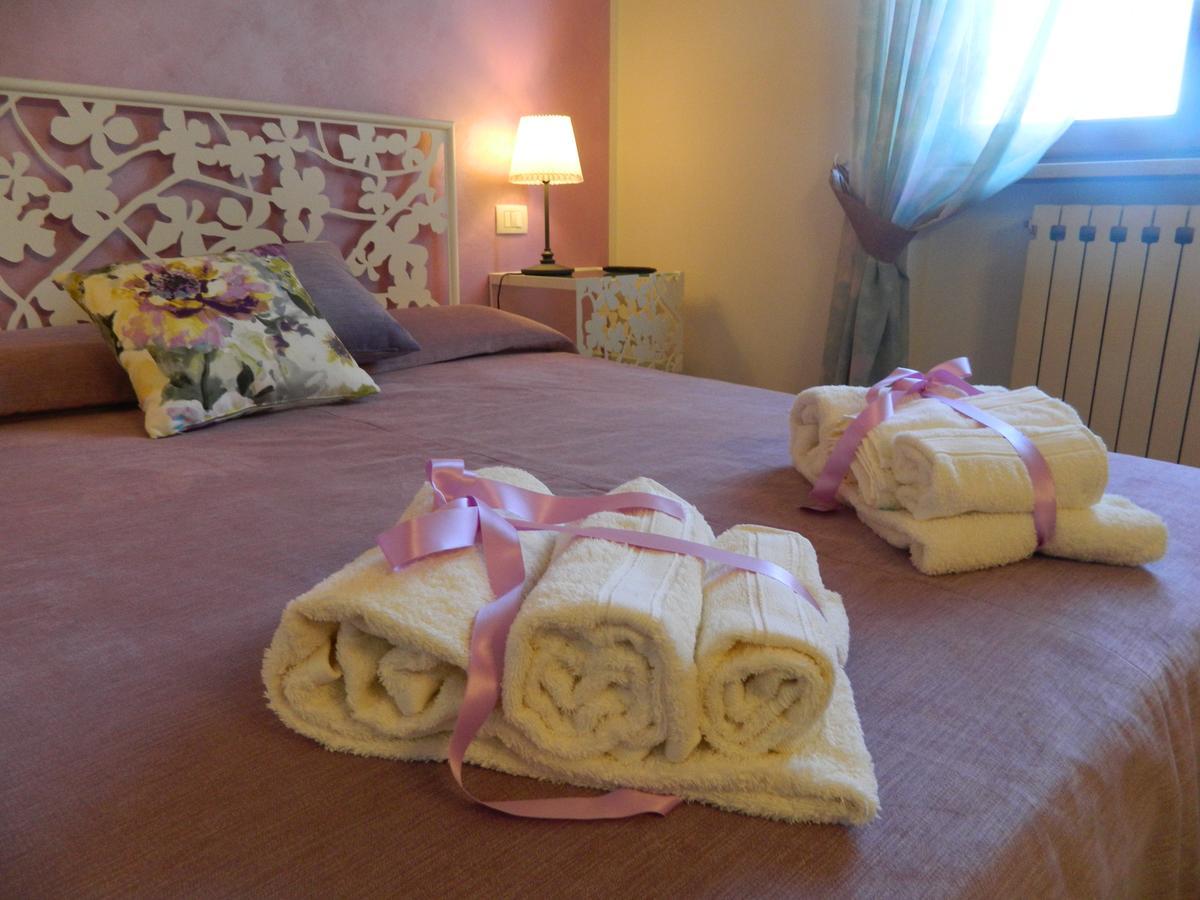 Affittacamere Casa Mac & Rose San Quirico dʼOrcia Exterior foto